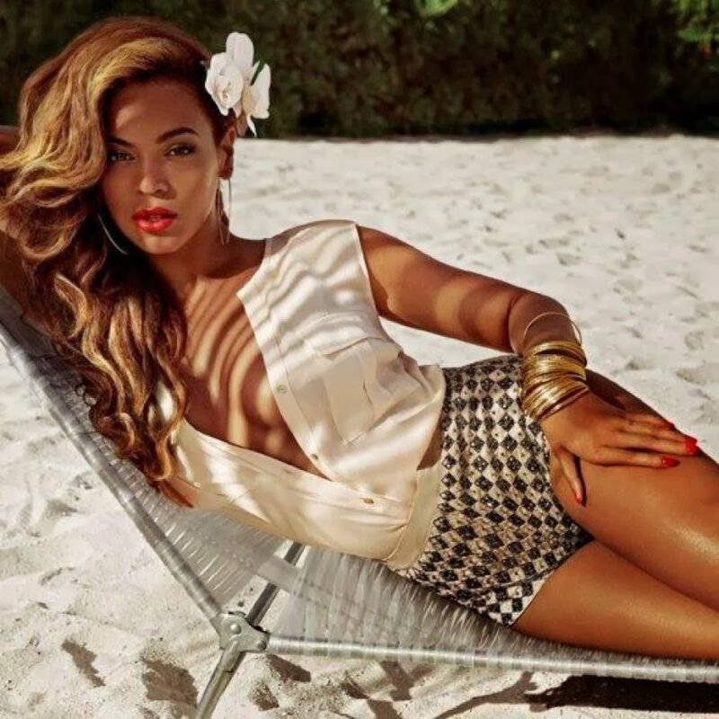 Beyoncé relaxing on the beach